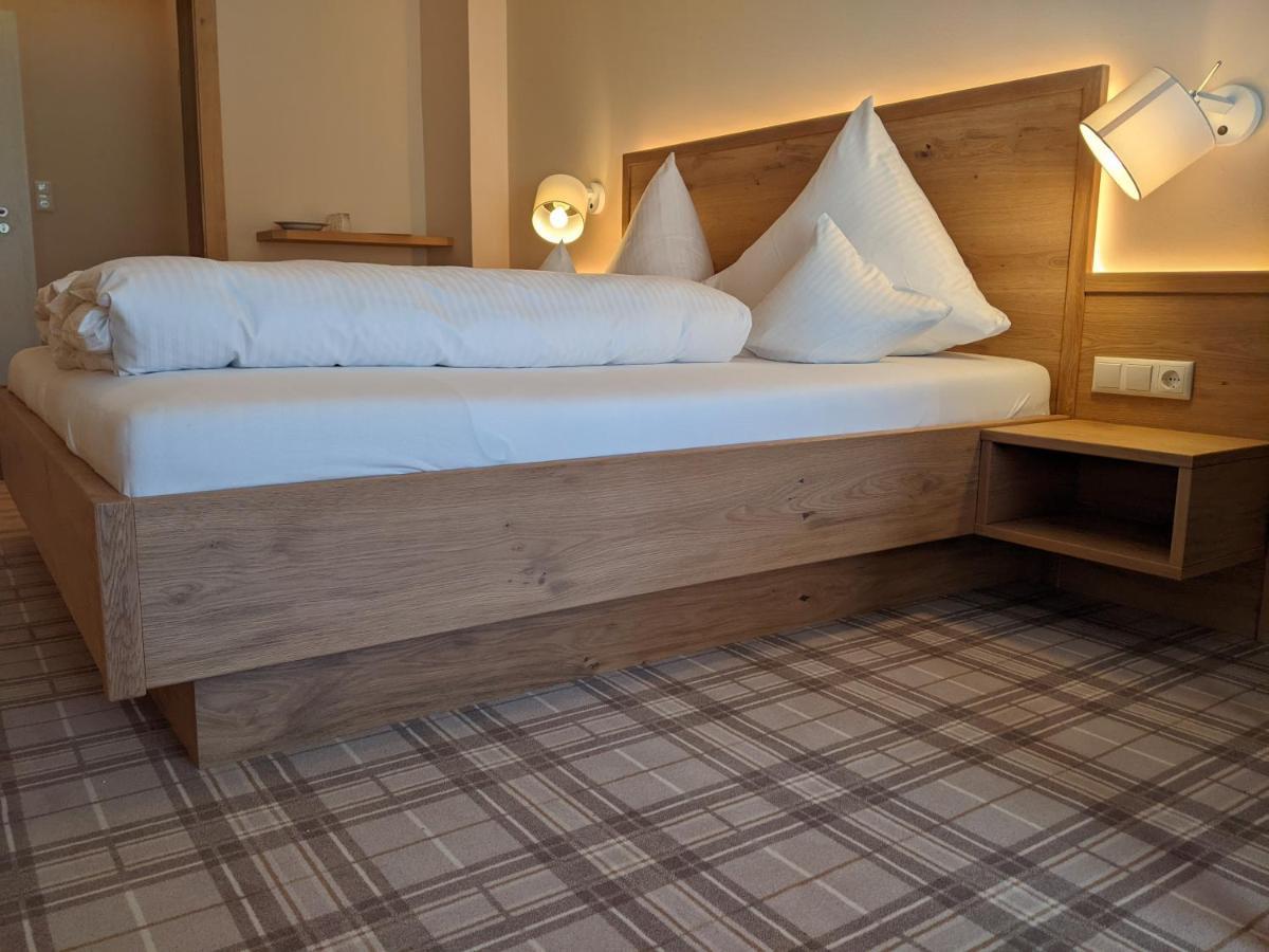 Hotel Germania บาดวือริสโฮเฟิน ภายนอก รูปภาพ