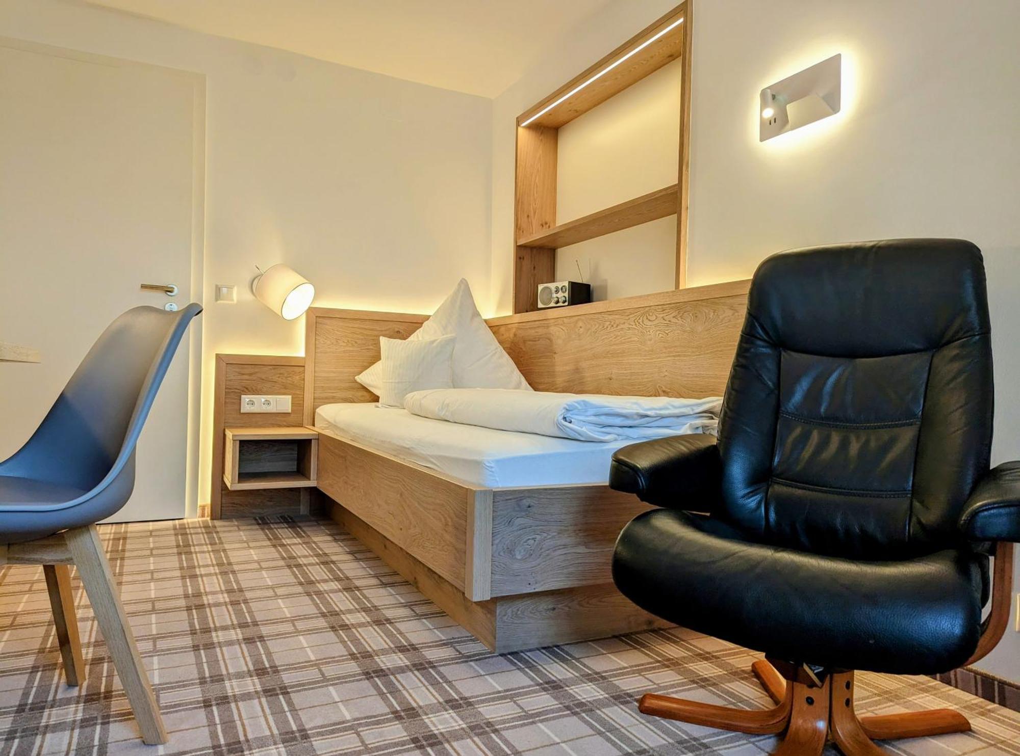 Hotel Germania บาดวือริสโฮเฟิน ภายนอก รูปภาพ