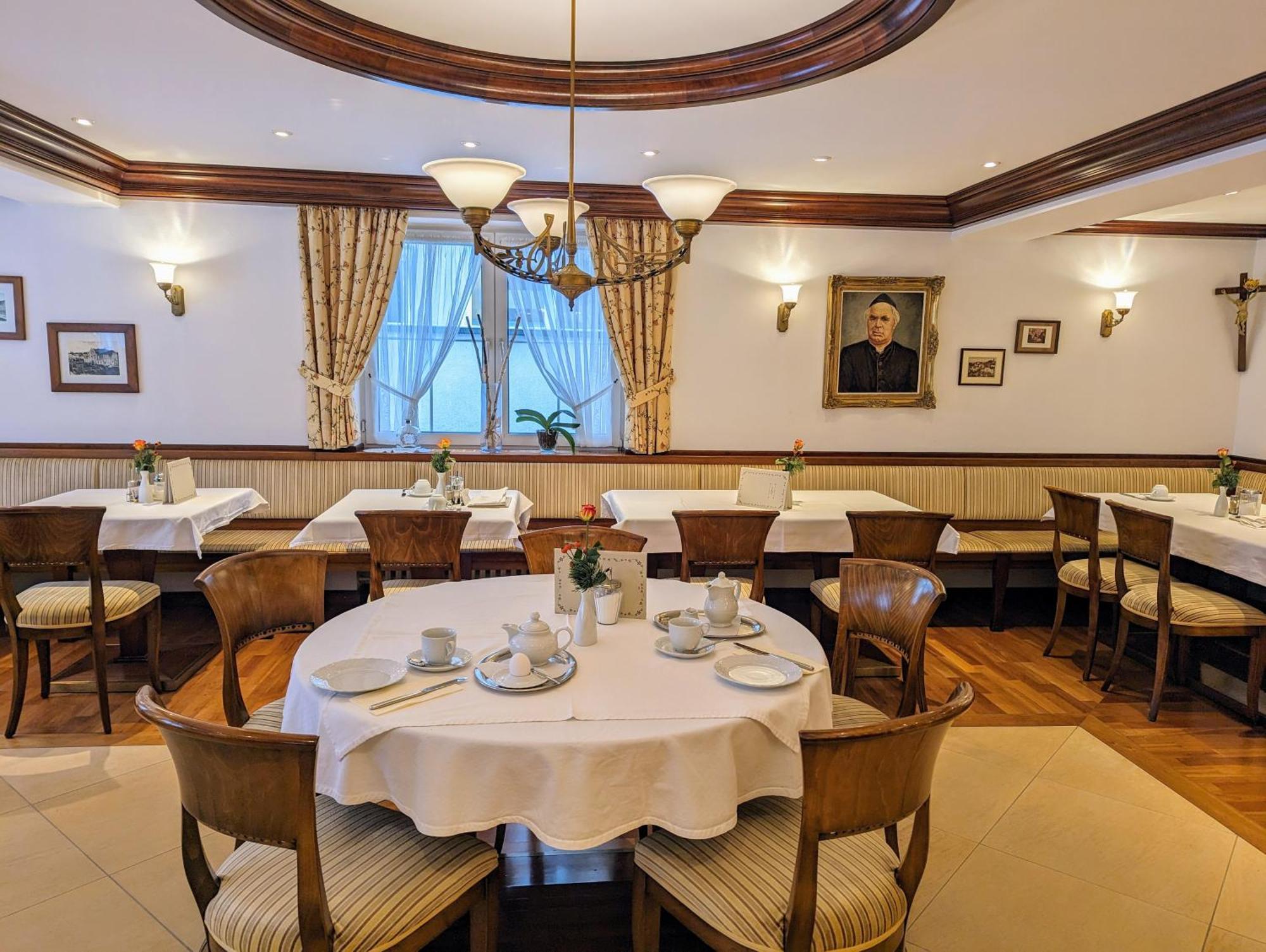 Hotel Germania บาดวือริสโฮเฟิน ภายนอก รูปภาพ